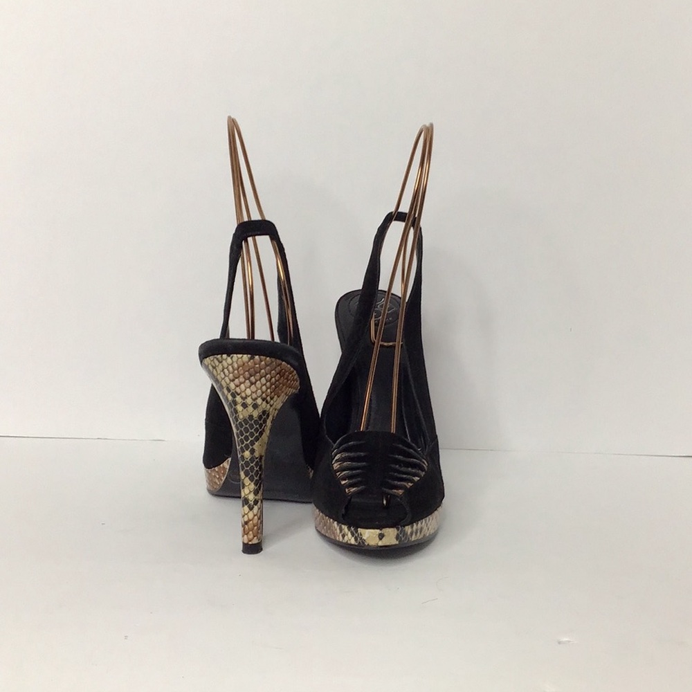 🔥🔥 50% OFF LIST PRICE 🔥🔥. BCBG GENERATION.     SNAKE AND SUEDE SLING BACK